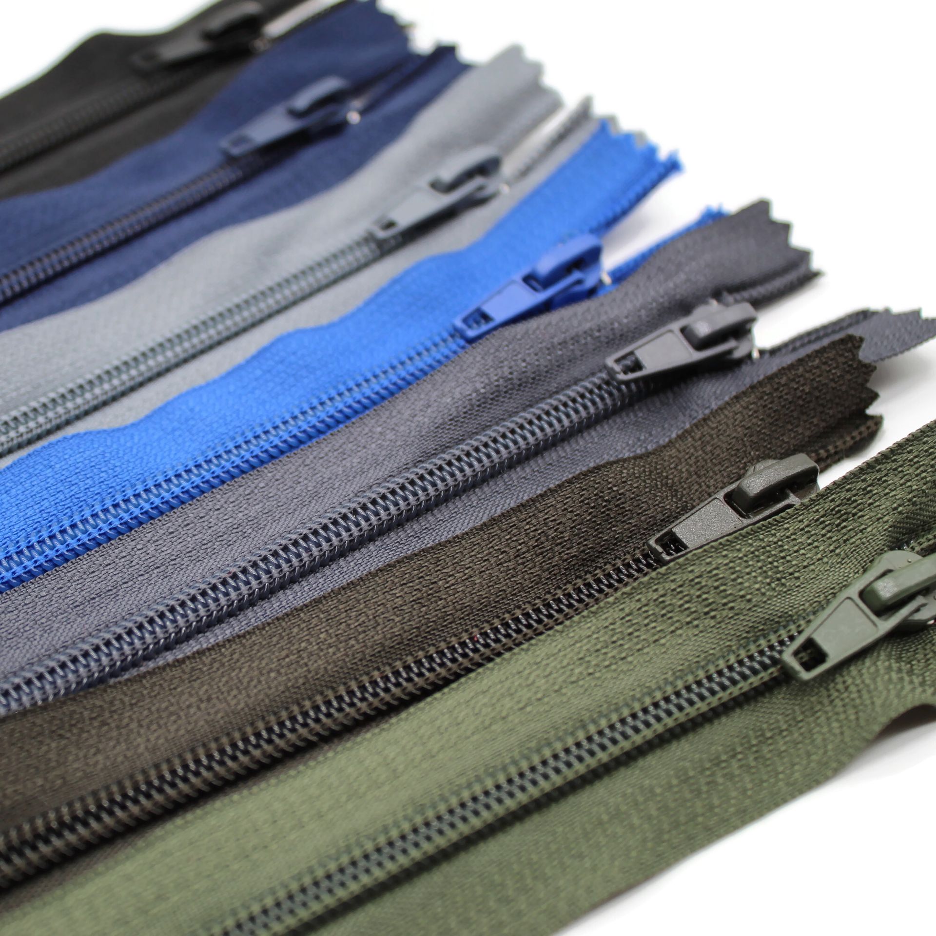 Coil zipper c e 1